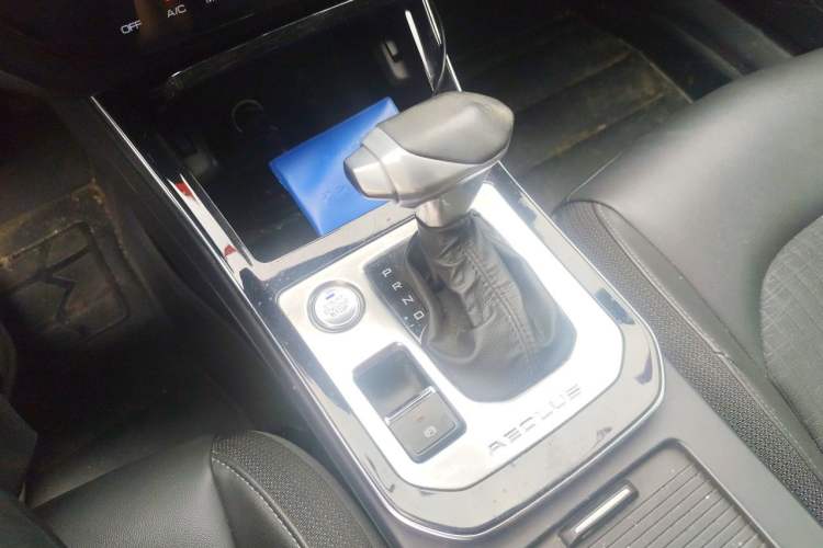 Used Dongfeng Aeolus Yixuan 2020 230T Automatic Cool Edition Gear Lever