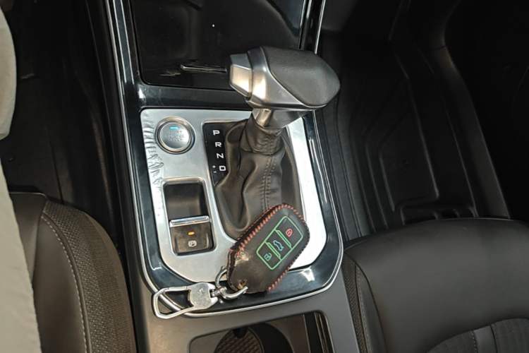 Used Dongfeng Aeolus Yixuan 2020 230T Automatic Cool Edition Gear Lever