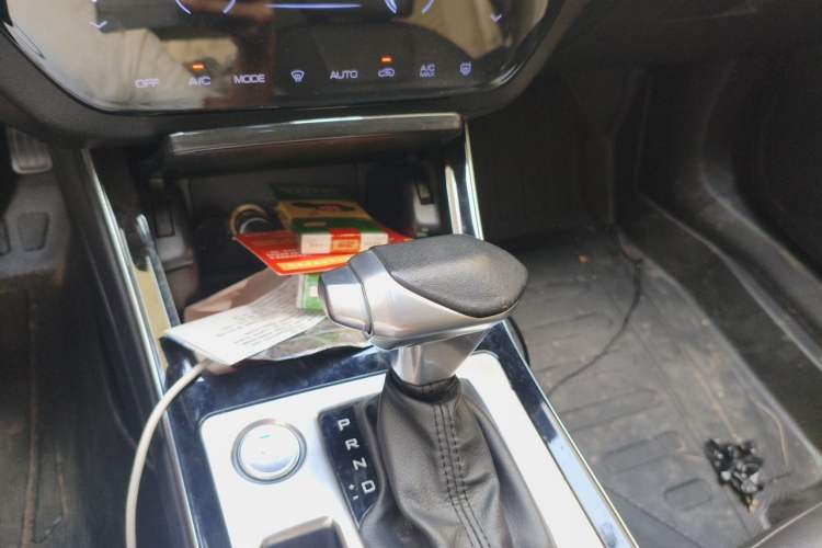 Used Dongfeng Aeolus Yixuan 2020 230T Automatic Cool Edition Gear Lever