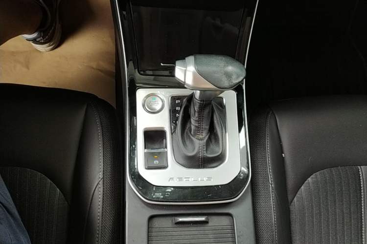Used Dongfeng Aeolus Yixuan 2020 230T Automatic Advanced Edition Gear Lever