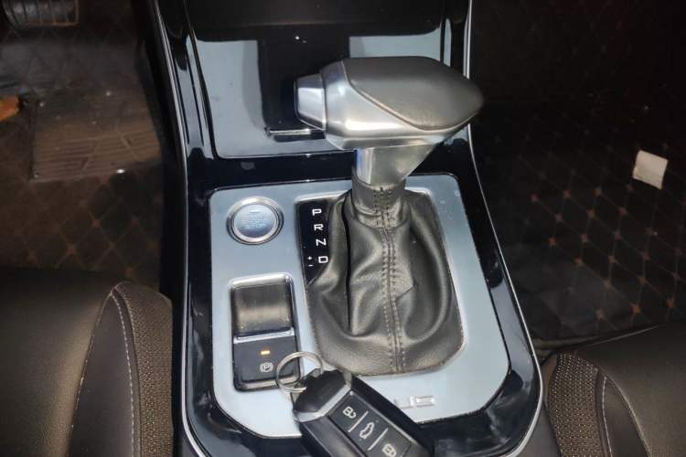 Used Dongfeng Aeolus Yixuan 2020 230T Automatic Cool Edition Gear Lever