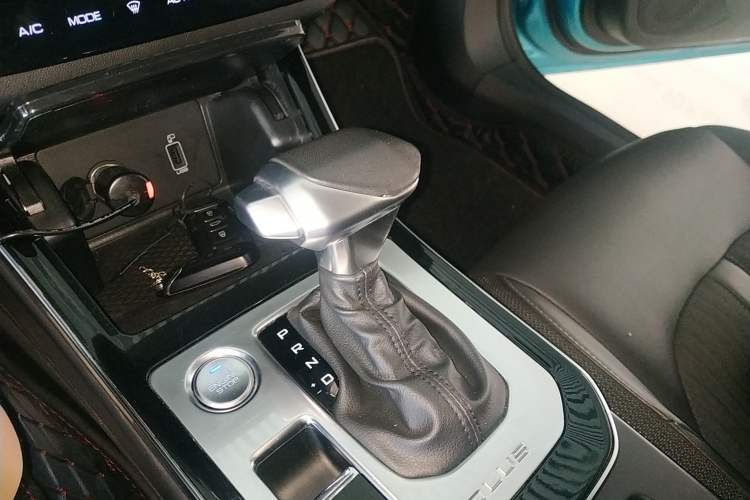 Used Dongfeng Aeolus Yixuan 2020 230T Automatic Cool Edition Gear Lever