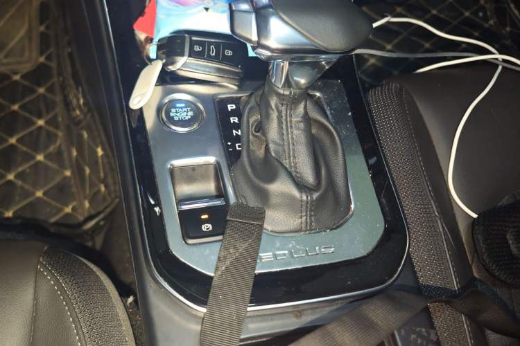 Used Dongfeng Aeolus Yixuan 2020 230T Automatic Advanced Edition Gear Lever