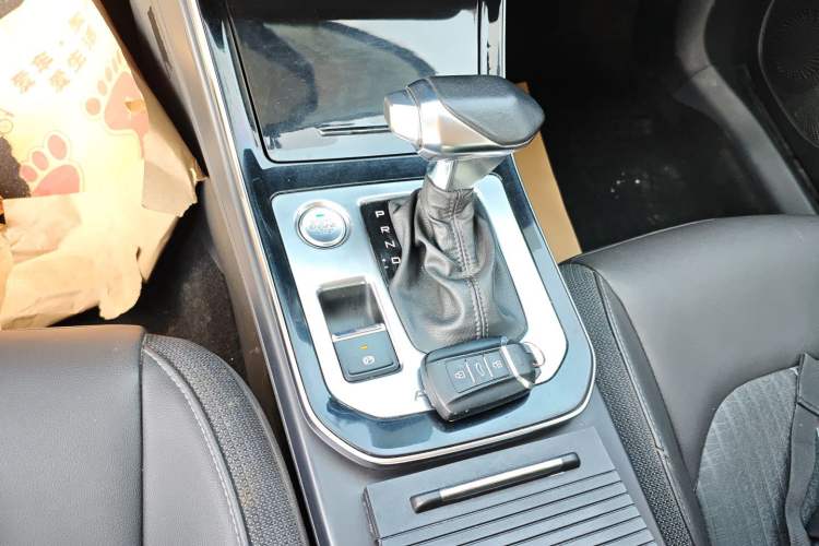 Used Dongfeng Aeolus Yixuan 2020 230T Automatic Advanced Edition Gear Lever