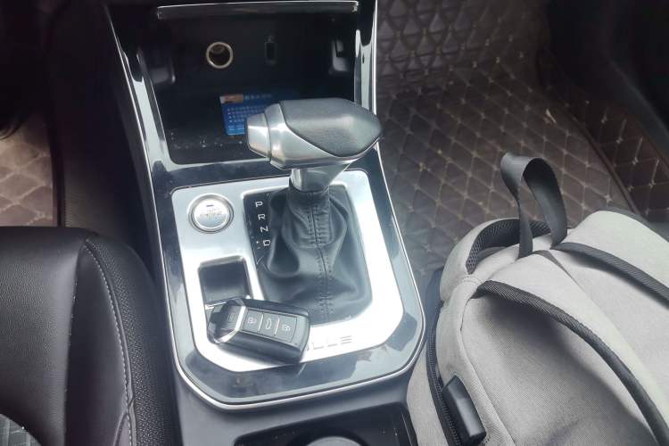 Used Dongfeng Aeolus Yixuan 2020 230T Automatic Advanced Edition Gear Lever