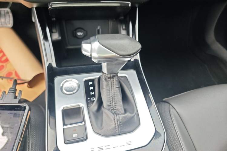 Used Dongfeng Aeolus Yixuan 2020 230T Automatic Cool Edition Gear Lever