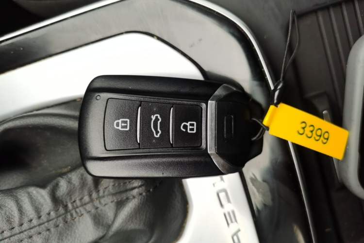 Used Dongfeng Aeolus Yixuan 2020 230T Automatic Advanced Edition Interior 1
