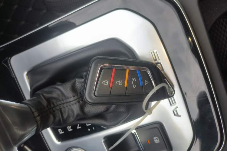 Used Dongfeng Aeolus Yixuan 2020 230T Automatic Advanced Edition Interior 1