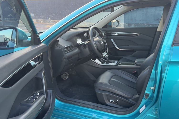 Used Dongfeng Aeolus Yixuan 2020 230T Automatic Advanced Edition Interior 1