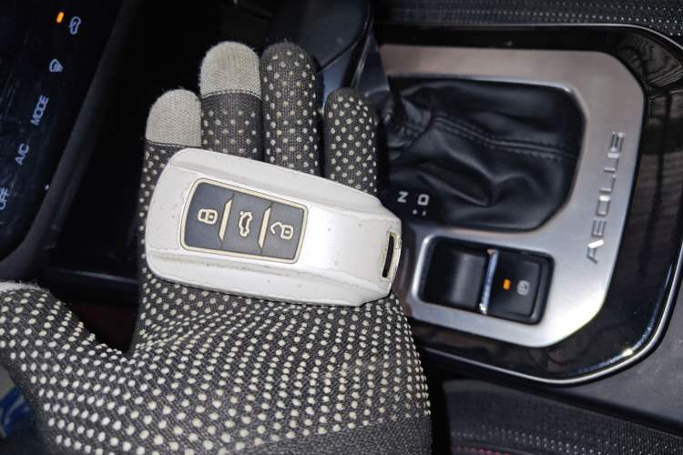 Used Dongfeng Aeolus Yixuan 2020 230T Automatic Dazzle Track Edition Interior 1