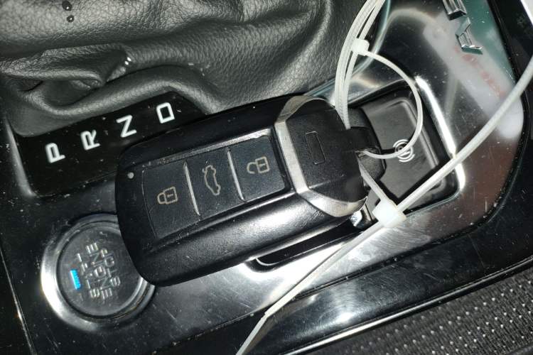 Used Dongfeng Aeolus Yixuan 2020 230T Automatic Advanced Edition Interior 1