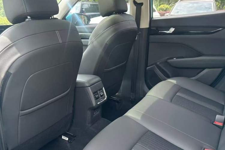 Used Dongfeng Aeolus Yixuan 2020 230T Automatic Cool Edition Interior 2