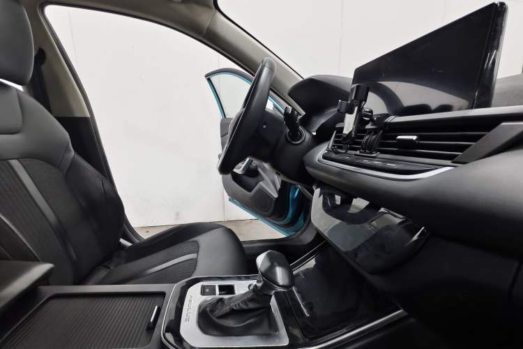 Used Dongfeng Aeolus Yixuan 2020 230T Automatic Advanced Edition Interior 2