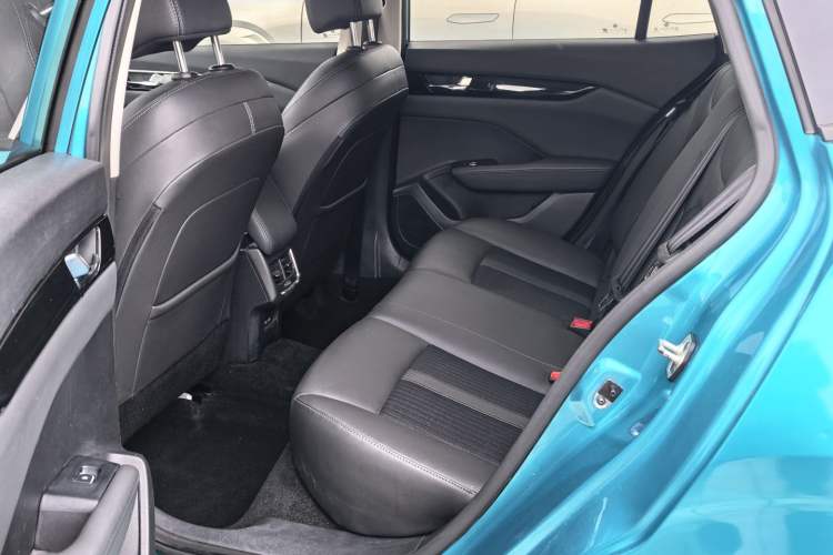 Used Dongfeng Aeolus Yixuan 2020 230T Automatic Cool Edition Interior 2