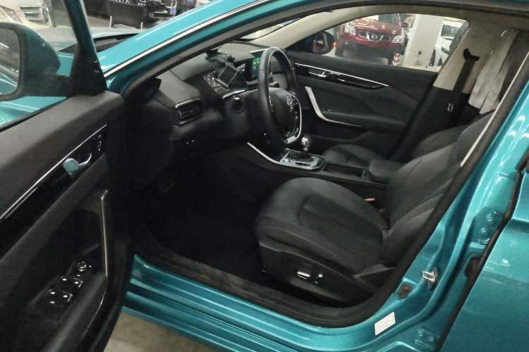 Used Dongfeng Aeolus Yixuan 2020 230T Automatic Cool Edition Interior 3