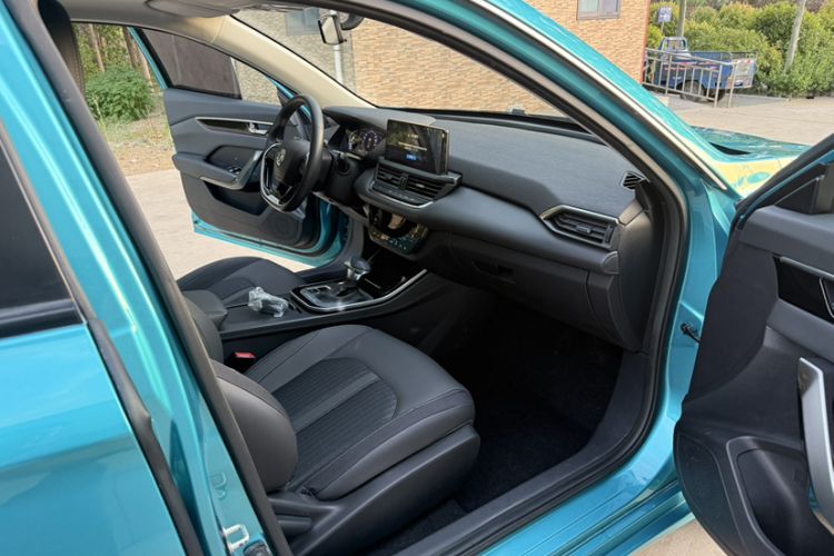 Used Dongfeng Aeolus Yixuan 2020 230T Automatic Advanced Edition Interior 3