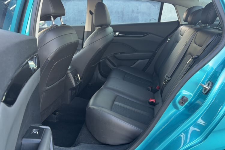 Used Dongfeng Aeolus Yixuan 2020 230T Automatic Advanced Edition Interior 3