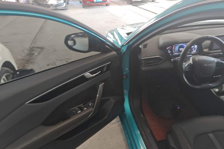 Used Dongfeng Aeolus Yixuan 2020 230T Automatic Dazzle Track Edition Interior 3