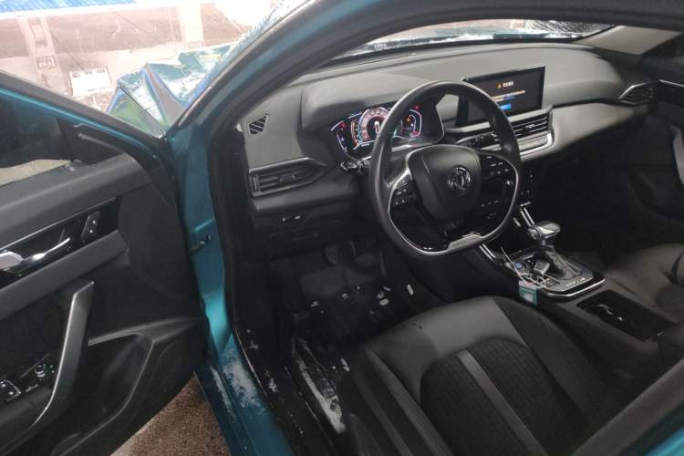 Used Dongfeng Aeolus Yixuan 2020 230T Automatic Advanced Edition Interior 3