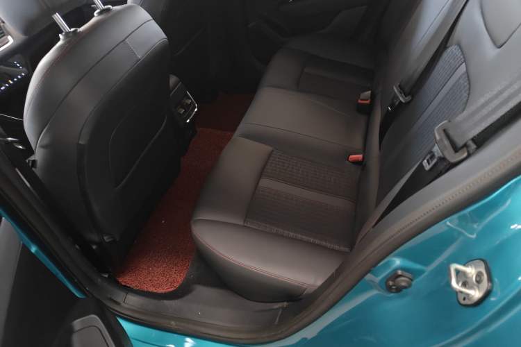 Used Dongfeng Aeolus Yixuan 2020 230T Automatic Dazzle Track Edition Interior 4