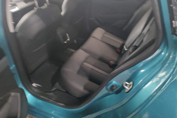 Used Dongfeng Aeolus Yixuan 2020 230T Automatic Advanced Edition Interior 4