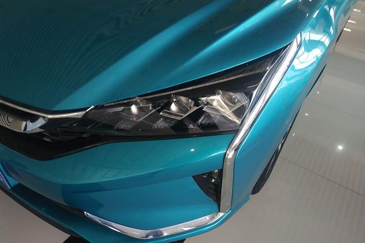 Used Dongfeng Aeolus Yixuan 2020 230T Automatic Cool Edition Left Front Headlight