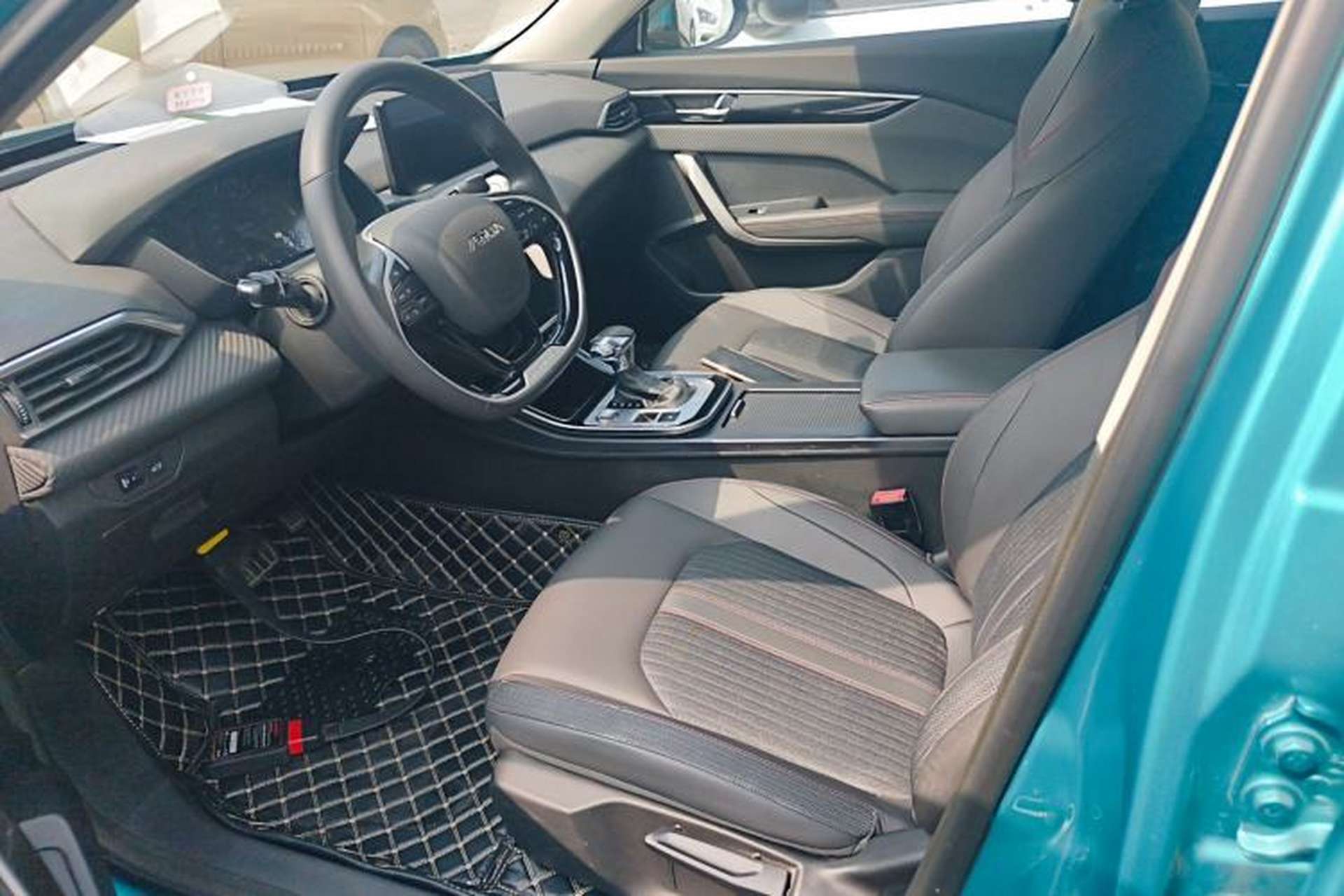 Used Dongfeng Aeolus Yixuan 2020 230T Automatic Dazzle Track Edition Left Front Seat