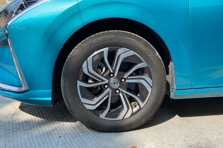 Used Dongfeng Aeolus Yixuan 2020 200T Manual Ignition Edition Left Front Wheel Hub