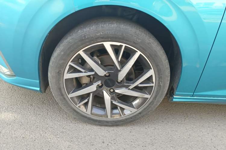 Used Dongfeng Aeolus Yixuan 2020 230T Automatic Dazzle Track Edition Left Front Wheel Hub