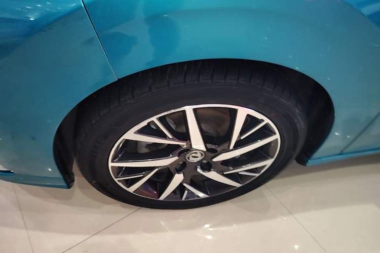 Used Dongfeng Aeolus Yixuan 2020 230T Automatic Advanced Edition Left Front Wheel Hub