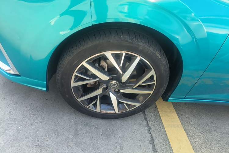 Used Dongfeng Aeolus Yixuan 2020 230T Automatic Cool Edition Left Front Wheel Hub