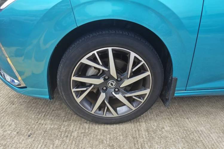 Used Dongfeng Aeolus Yixuan 2020 230T Automatic Advanced Edition Left Front Wheel Hub