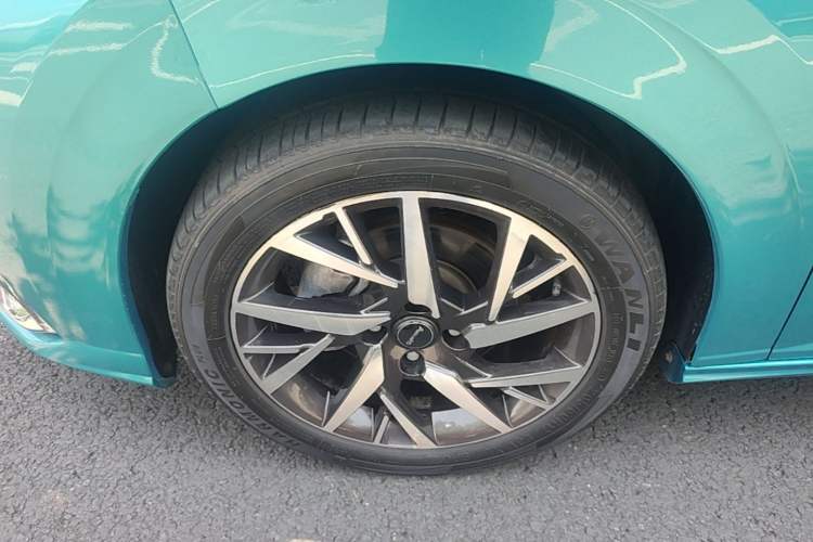 Used Dongfeng Aeolus Yixuan 2020 230T Automatic Cool Edition Left Front Wheel Hub