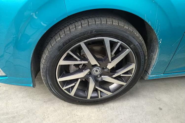 Used Dongfeng Aeolus Yixuan 2020 230T Automatic Advanced Edition Left Front Wheel Hub