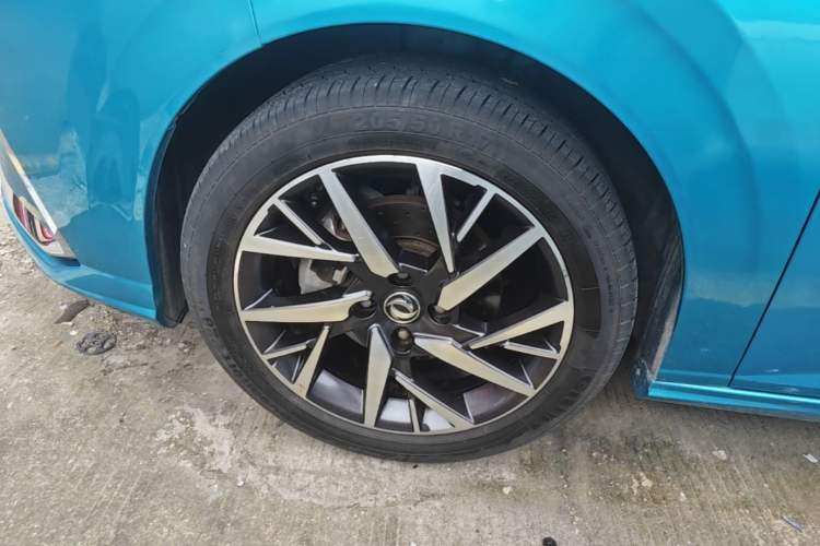 Used Dongfeng Aeolus Yixuan 2020 230T Automatic Advanced Edition Left Front Wheel Hub