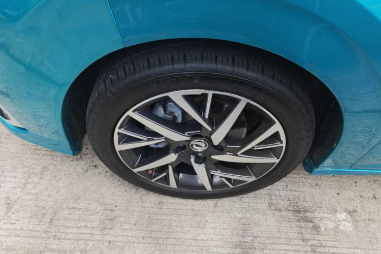 Used Dongfeng Aeolus Yixuan 2020 230T Automatic Advanced Edition Left Front Wheel Hub