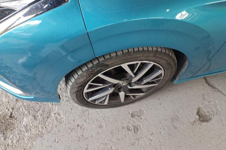 Used Dongfeng Aeolus Yixuan 2020 230T Automatic Advanced Edition Left Front Wheel Hub