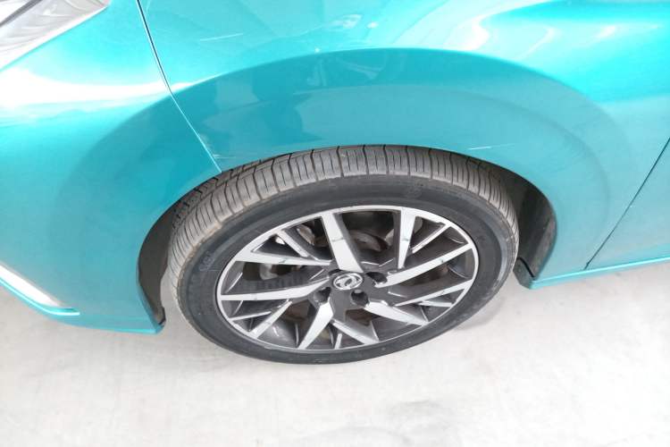 Used Dongfeng Aeolus Yixuan 2020 230T Automatic Advanced Edition Left Front Wheel Hub