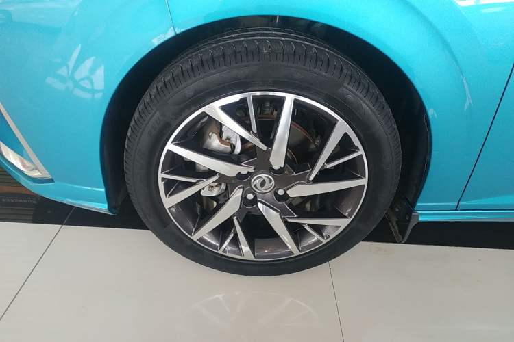 Used Dongfeng Aeolus Yixuan 2020 230T Automatic Cool Edition Left Front Wheel Hub