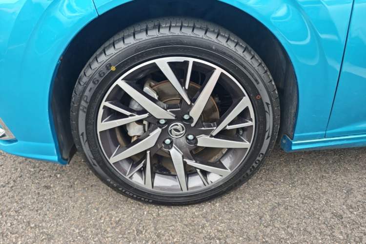 Used Dongfeng Aeolus Yixuan 2020 230T Automatic Cool Edition Left Front Wheel Hub