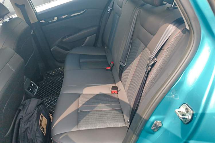 Used Dongfeng Aeolus Yixuan 2020 230T Automatic Dazzle Track Edition Left Rear Seat