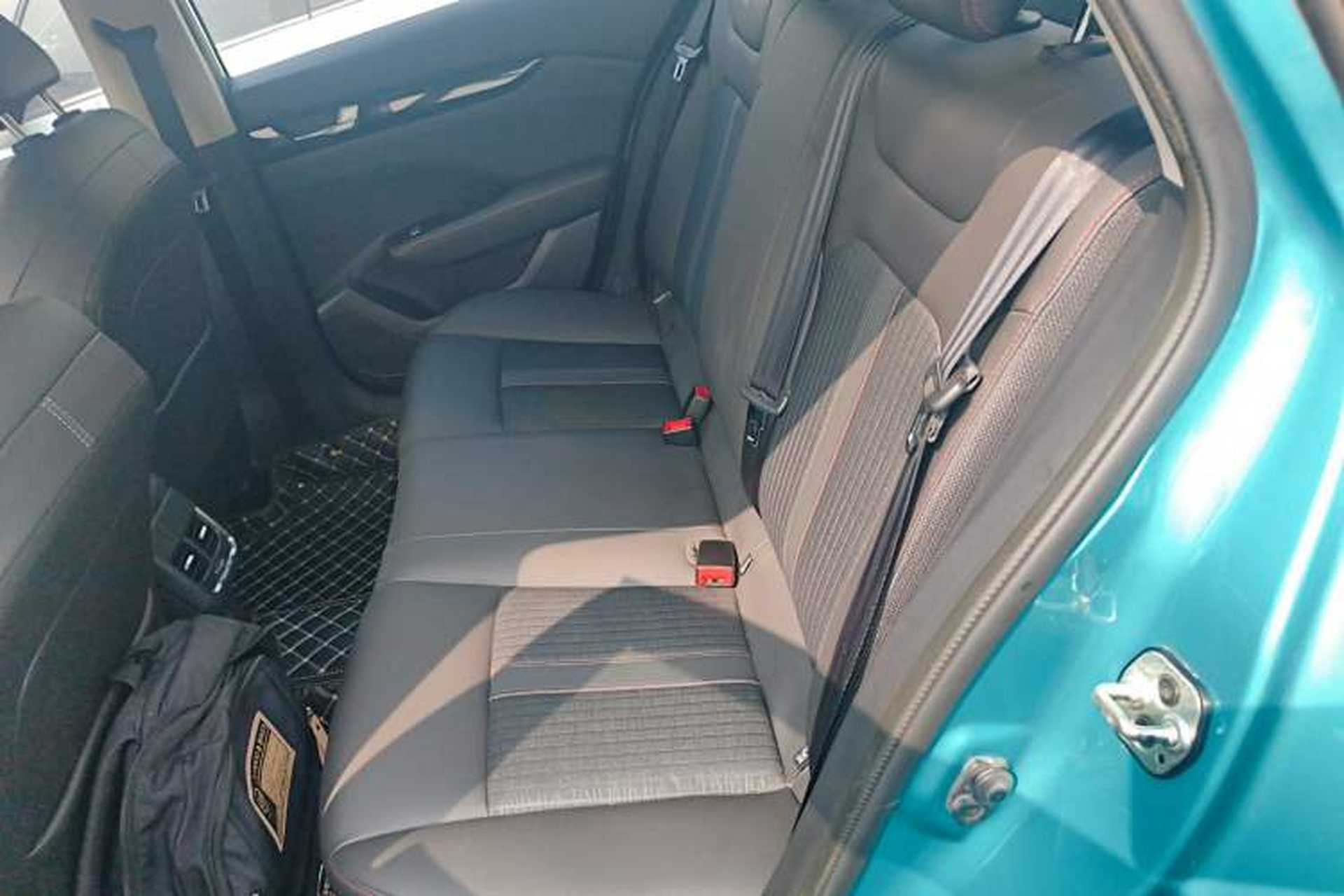 Used Dongfeng Aeolus Yixuan 2020 230T Automatic Dazzle Track Edition Left Rear Seat