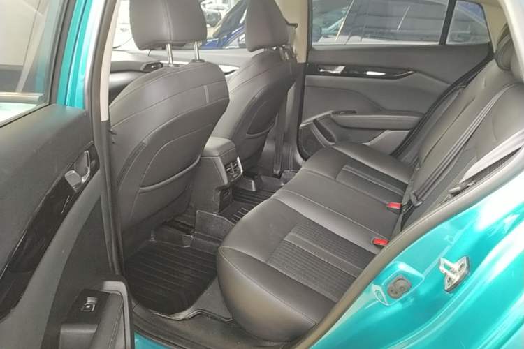 Used Dongfeng Aeolus Yixuan 2020 230T Automatic Advanced Edition Left Rear Seat