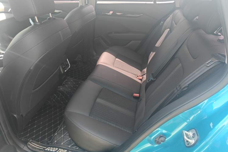 Used Dongfeng Aeolus Yixuan 2020 230T Automatic Advanced Edition Left Rear Seat