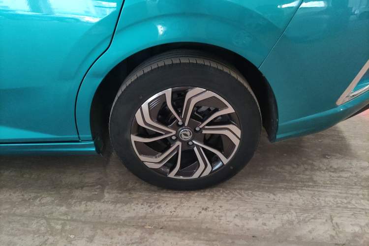 Used Dongfeng Aeolus Yixuan 2020 200T Manual Ignition Edition Left Rear Wheel Hub
