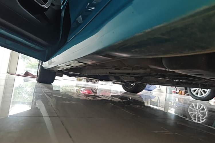 Used Dongfeng Aeolus Yixuan 2020 230T Automatic Cool Edition Left Side Sill
