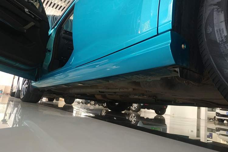 Used Dongfeng Aeolus Yixuan 2020 230T Automatic Cool Edition Left Side Sill