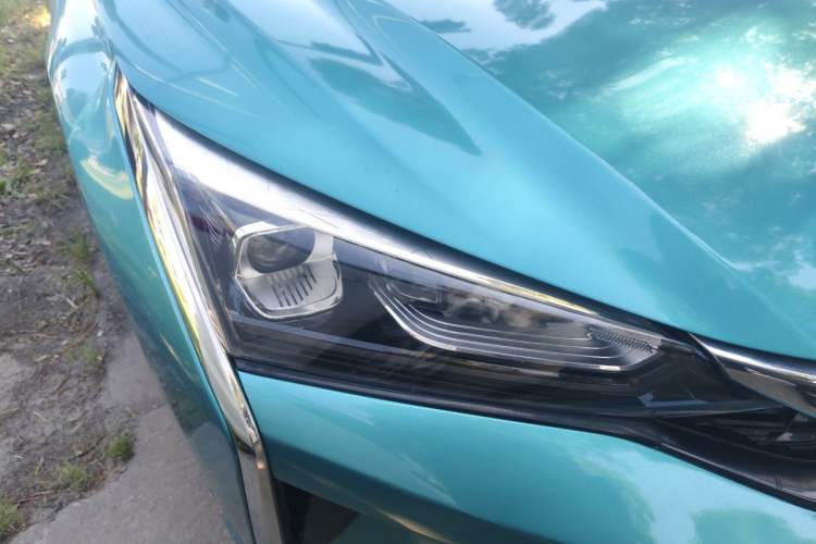 Used Dongfeng Aeolus Yixuan 2020 230T Automatic Advanced Edition Right Front Headlight