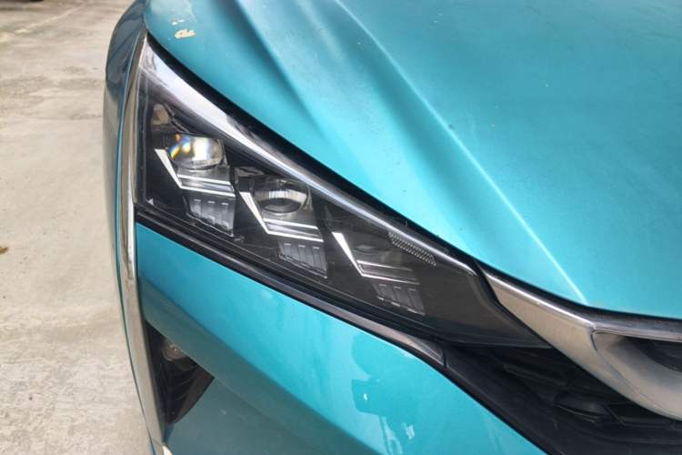 Used Dongfeng Aeolus Yixuan 2020 230T Automatic Cool Edition Right Front Headlight