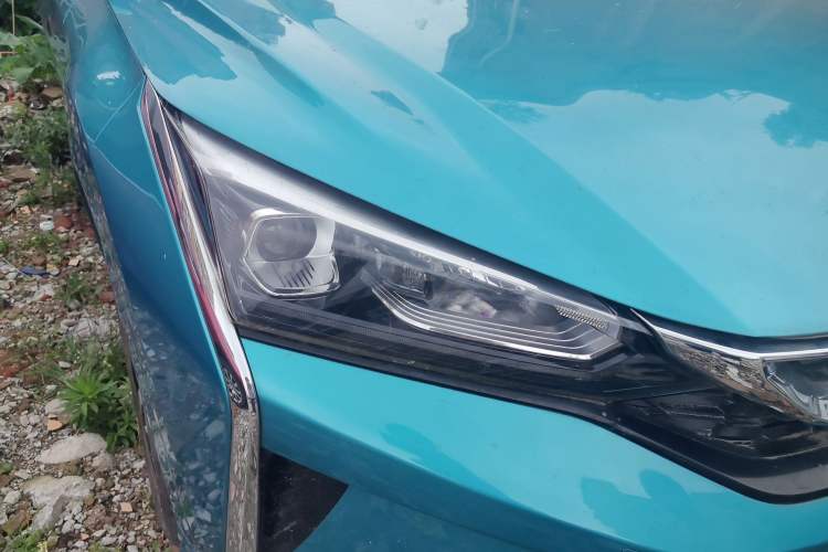 Used Dongfeng Aeolus Yixuan 2020 230T Automatic Advanced Edition Right Front Headlight